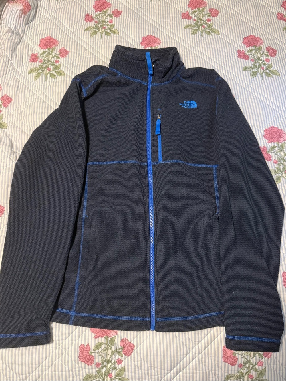 NORTH FACE Boy’s Navy Fleece Jacket with Blue Accents